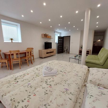 Vehlovice Apartments Mělník Eksteriør billede