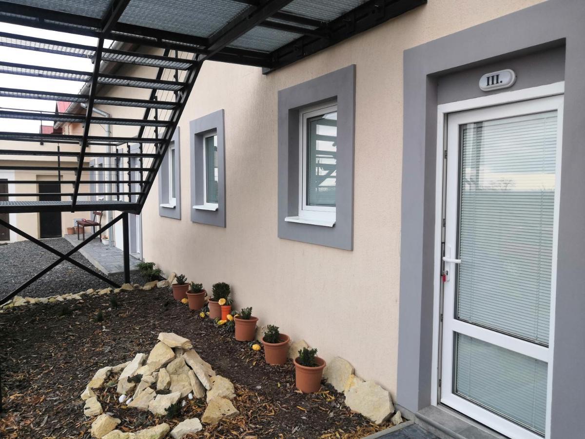 Vehlovice Apartments Mělník Eksteriør billede
