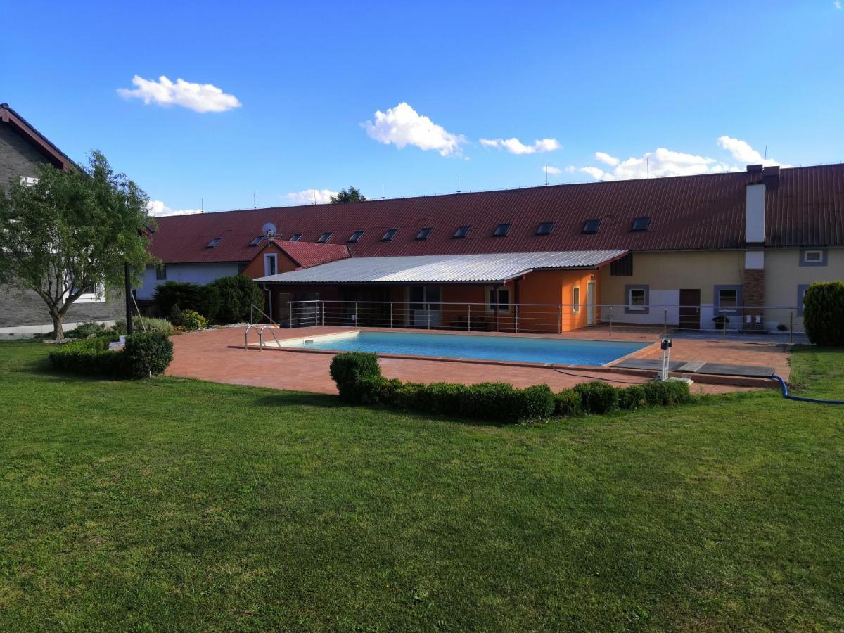Vehlovice Apartments Mělník Eksteriør billede