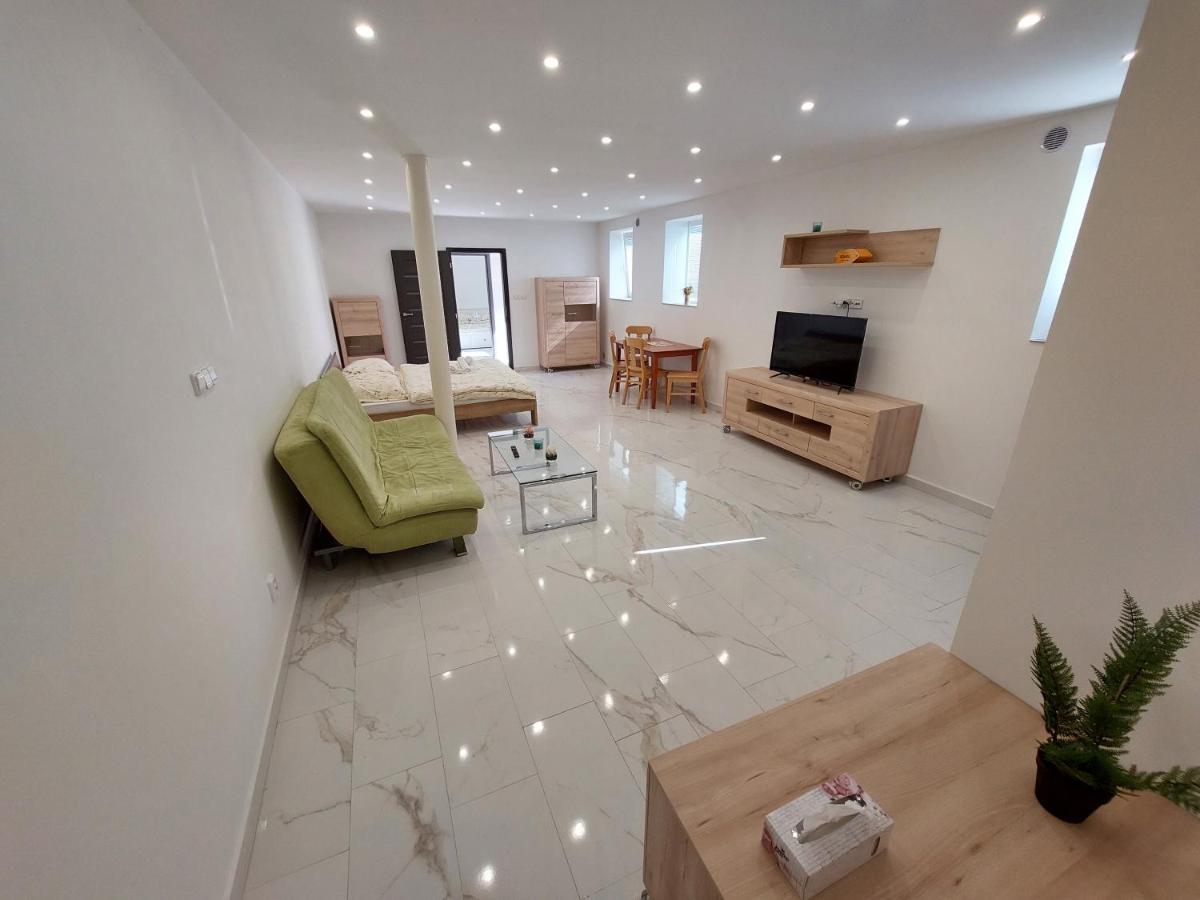 Vehlovice Apartments Mělník Eksteriør billede