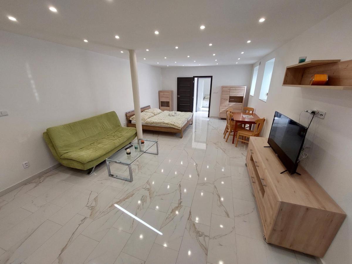 Vehlovice Apartments Mělník Eksteriør billede
